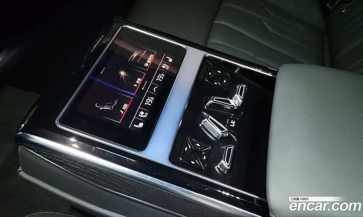 Audi A8 2023 3.0 автомат (гидро), фото 13