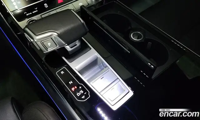 Audi A8 2023 3.0 автомат (гидро), миниатюра 9