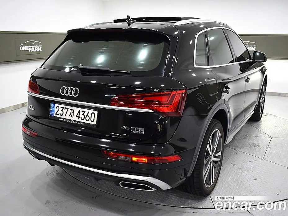 Audi Q5 2021 2.0 автомат (гидро), фото 3