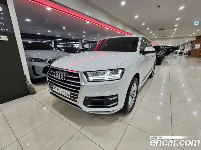 Audi Q7 2019 2.0 автомат (гидро), миниатюра 1