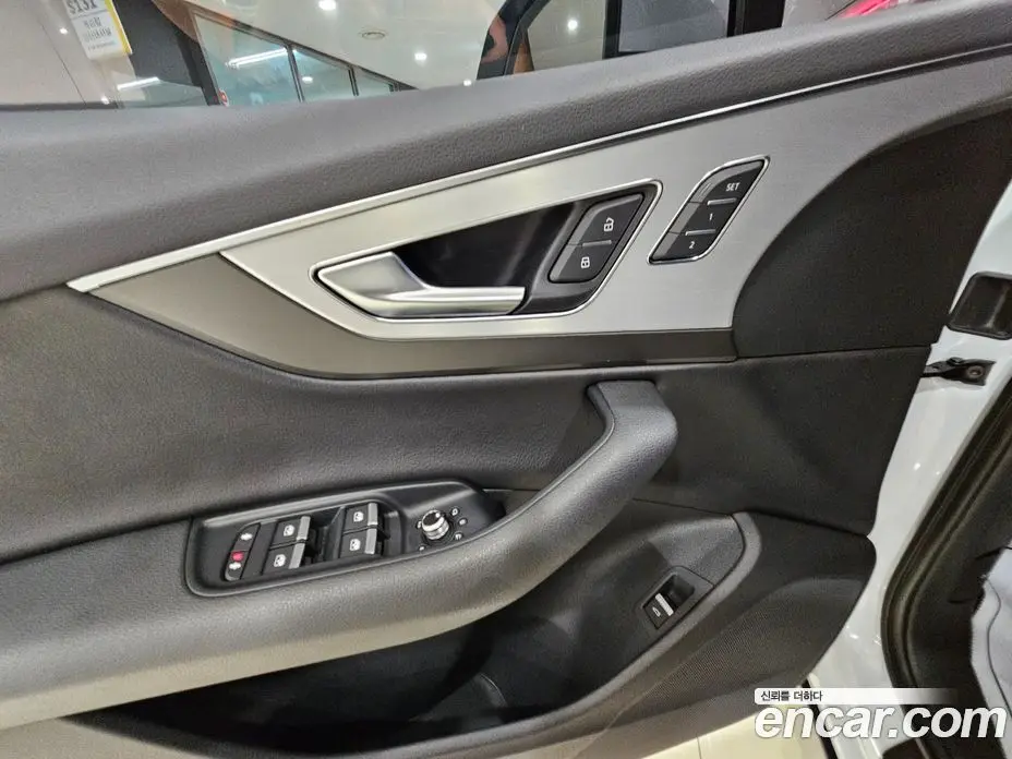 Audi Q7 2019 2.0 автомат (гидро), фото 15