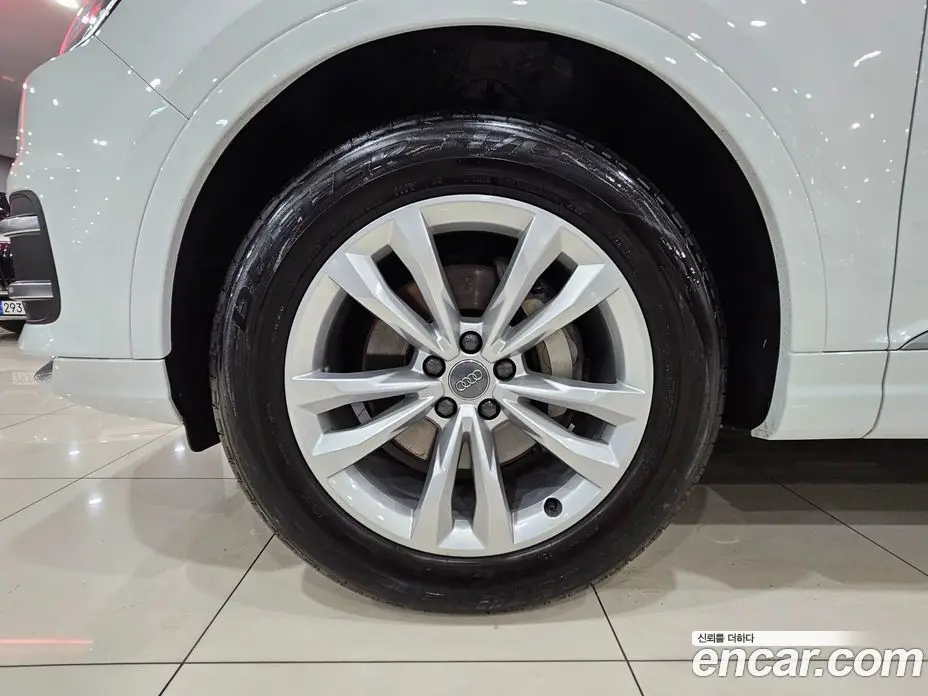 Audi Q7 2019 2.0 автомат (гидро), фото 5