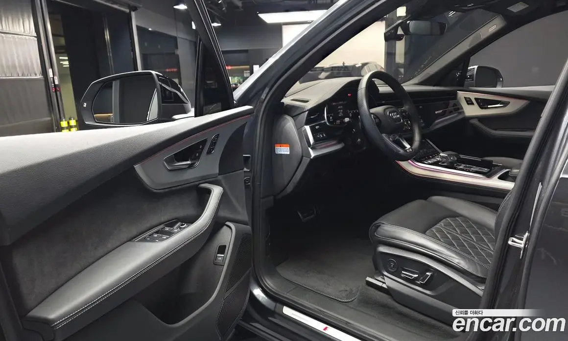 Audi Q7 2023 3.0 автомат (гидро), фото 13