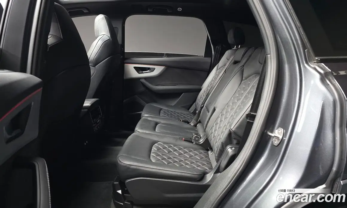 Audi Q7 2023 3.0 автомат (гидро), фото 16