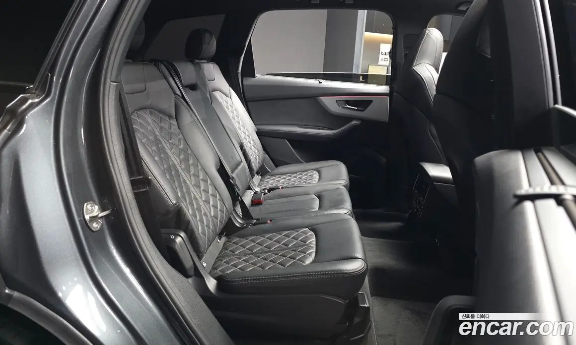 Audi Q7 2023 3.0 автомат (гидро), фото 18