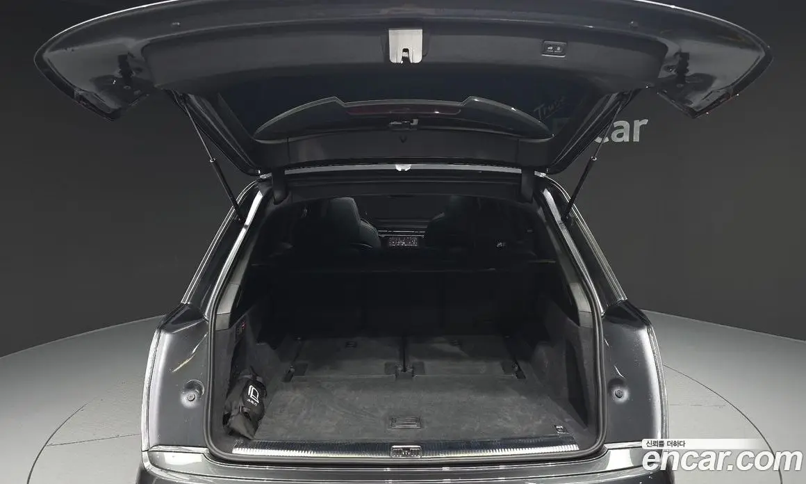 Audi Q7 2023 3.0 автомат (гидро), фото 26