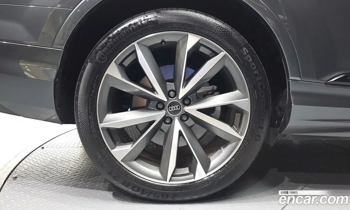Audi Q7 2023 3.0 автомат (гидро), фото 5