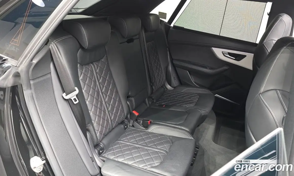 Audi Q8 2023 3.0 автомат (гидро), фото 11