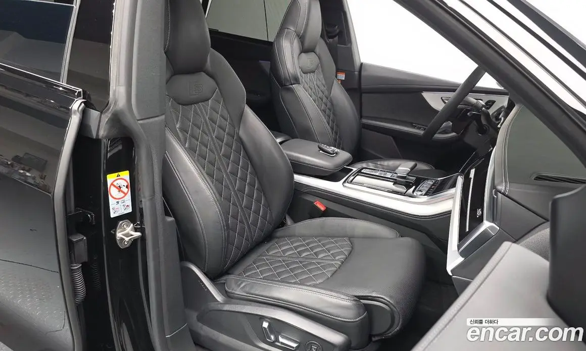 Audi Q8 2023 3.0 автомат (гидро), фото 12