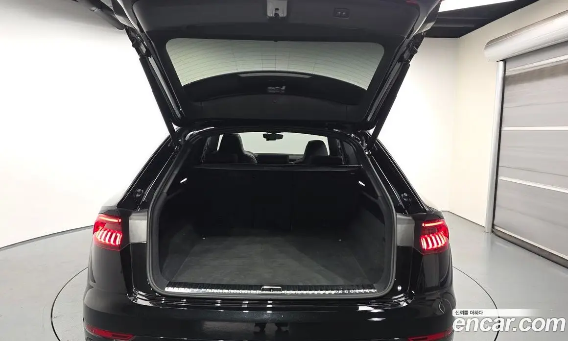 Audi Q8 2023 3.0 автомат (гидро), фото 20
