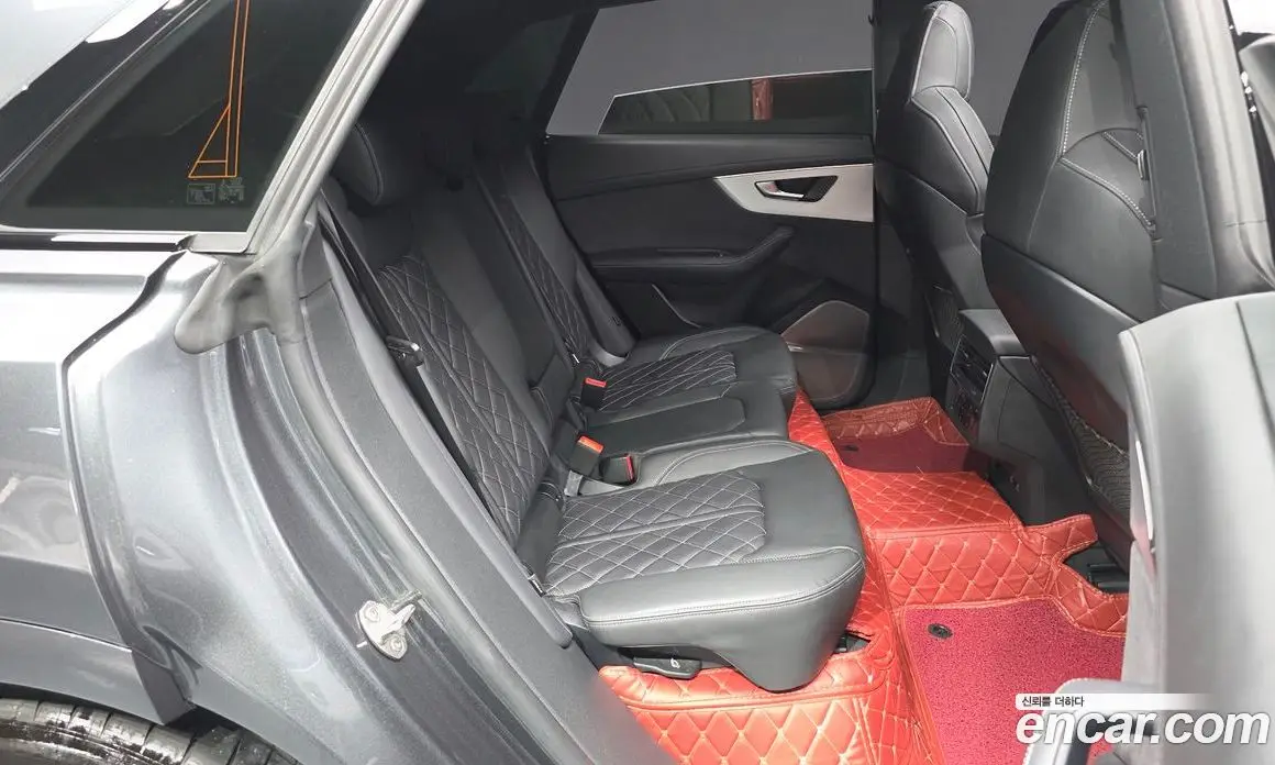 Audi Q8 2023 3.0 автомат (гидро), фото 18
