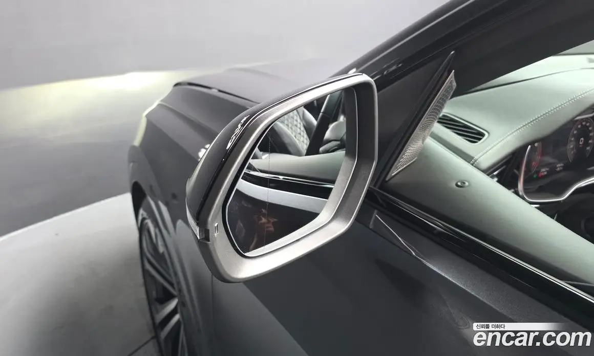 Audi Q8 2023 3.0 автомат (гидро), фото 28
