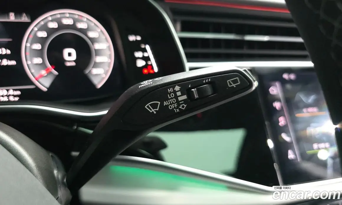 Audi Q8 2023 3.0 автомат (гидро), фото 36