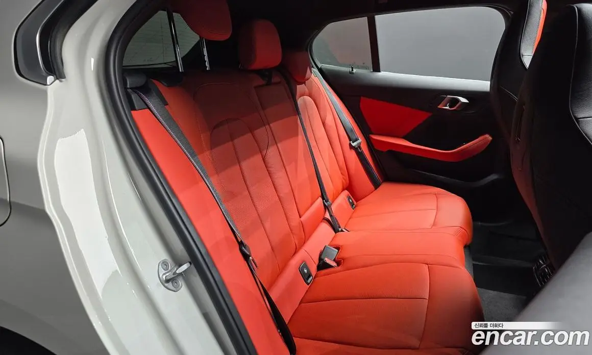 BMW 1 серия 2023 2.0 автомат (гидро), фото 17