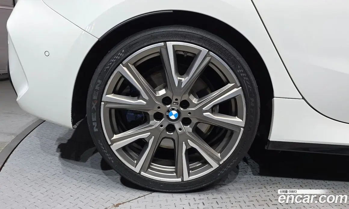 BMW 1 серия 2023 2.0 автомат (гидро), фото 5