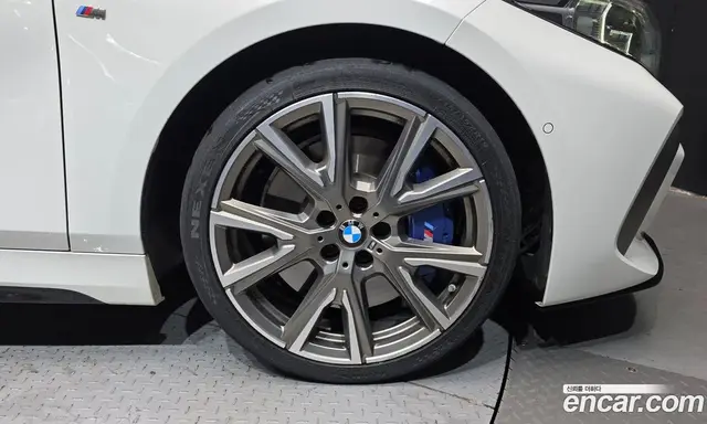 BMW 1 серия 2023 2.0 автомат (гидро), миниатюра 7
