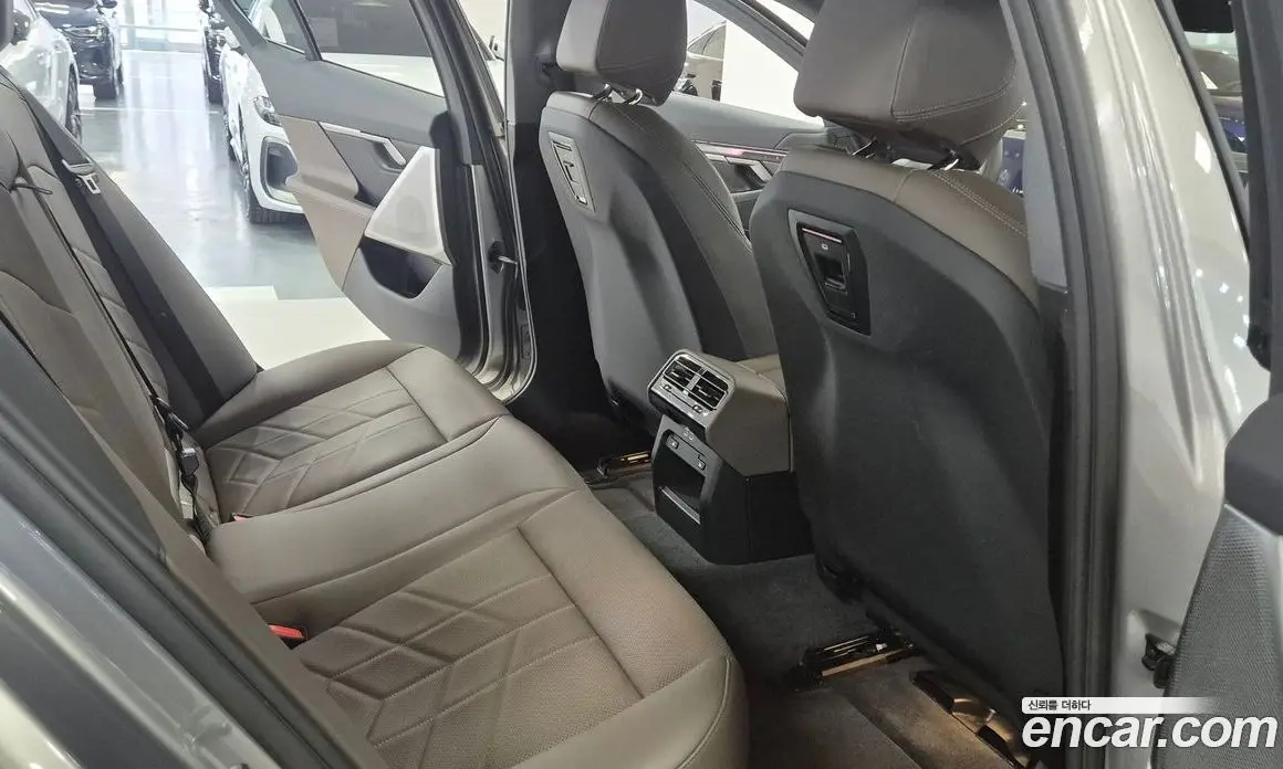 BMW 5 серия 2025 2.0 автомат (гидро), фото 12