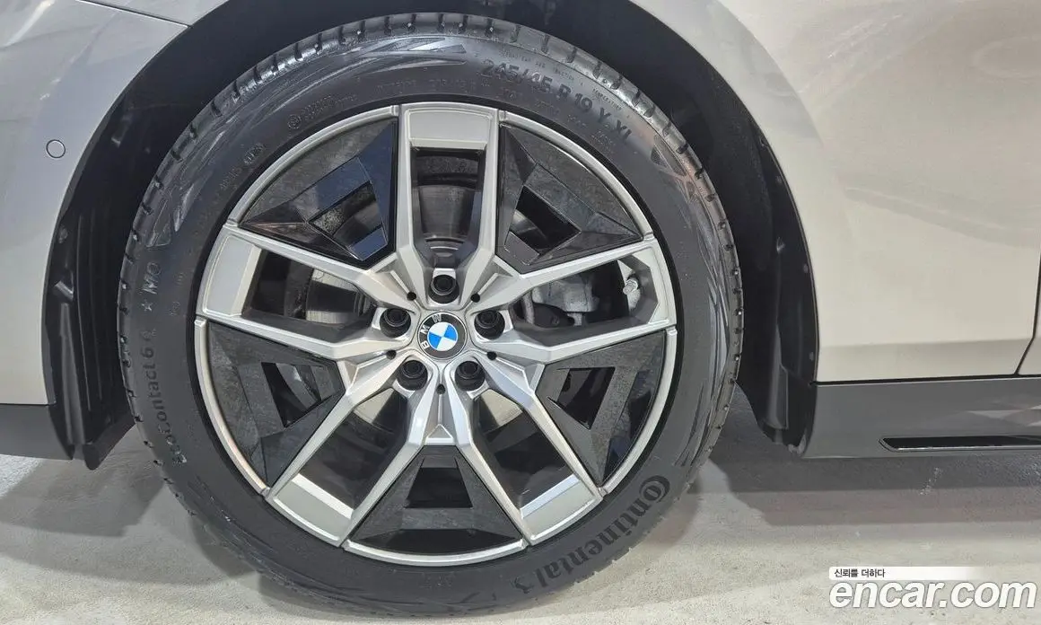 BMW 5 серия 2025 2.0 автомат (гидро), фото 5