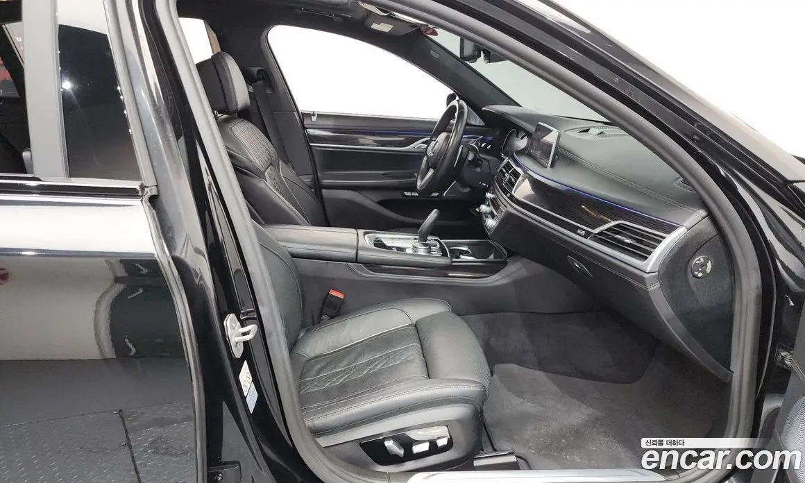 BMW 7 серия 2018 6.6 автомат (гидро), фото 11
