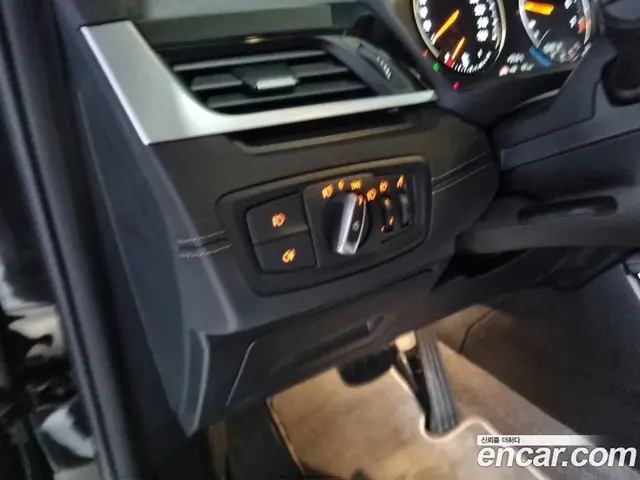 BMW X1 2022 2.0 автомат (гидро), миниатюра 12