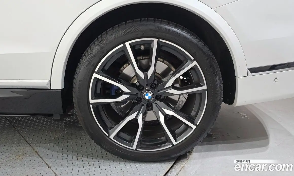 BMW X7 2022 3.0 автомат (гидро), фото 7