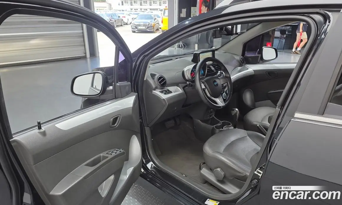 Chevrolet Spark 2015 1.0 автомат (гидро), фото 13
