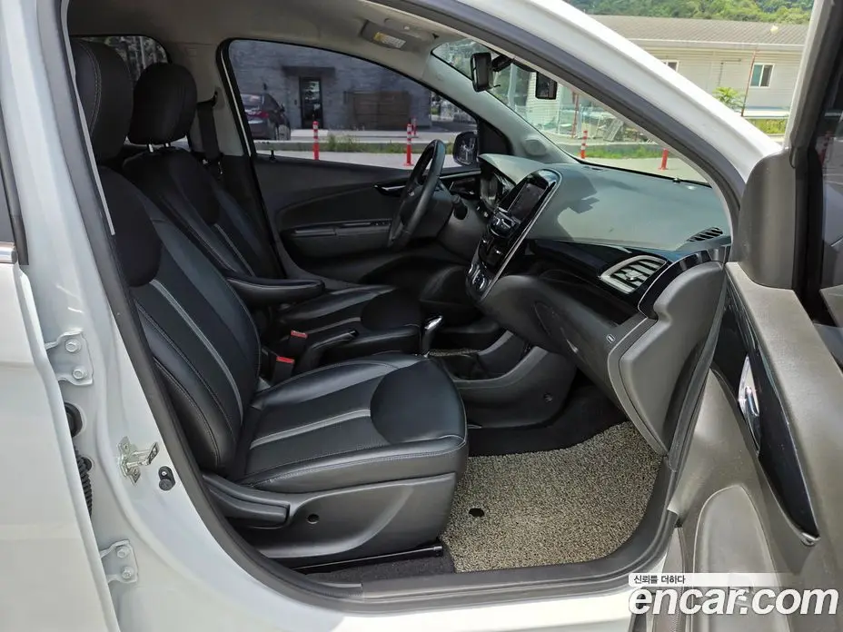 Chevrolet Spark 2019 1.0 автомат (гидро), фото 13