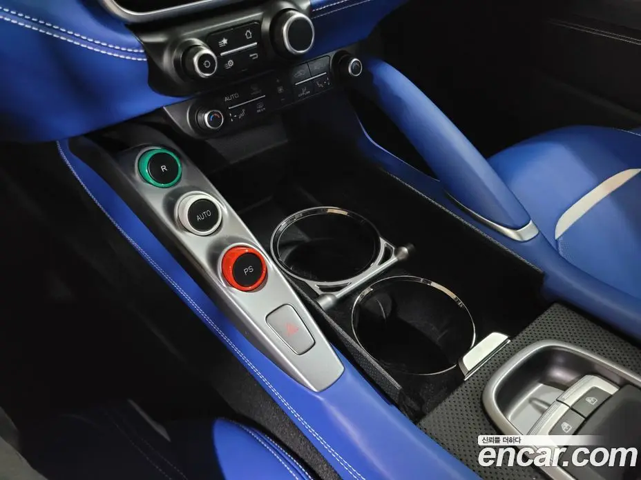 Ferrari GTC4 Lusso 2019 6.3 автомат (гидро), фото 14
