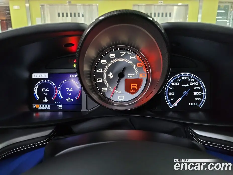 Ferrari GTC4 Lusso 2019 6.3 автомат (гидро), фото 8