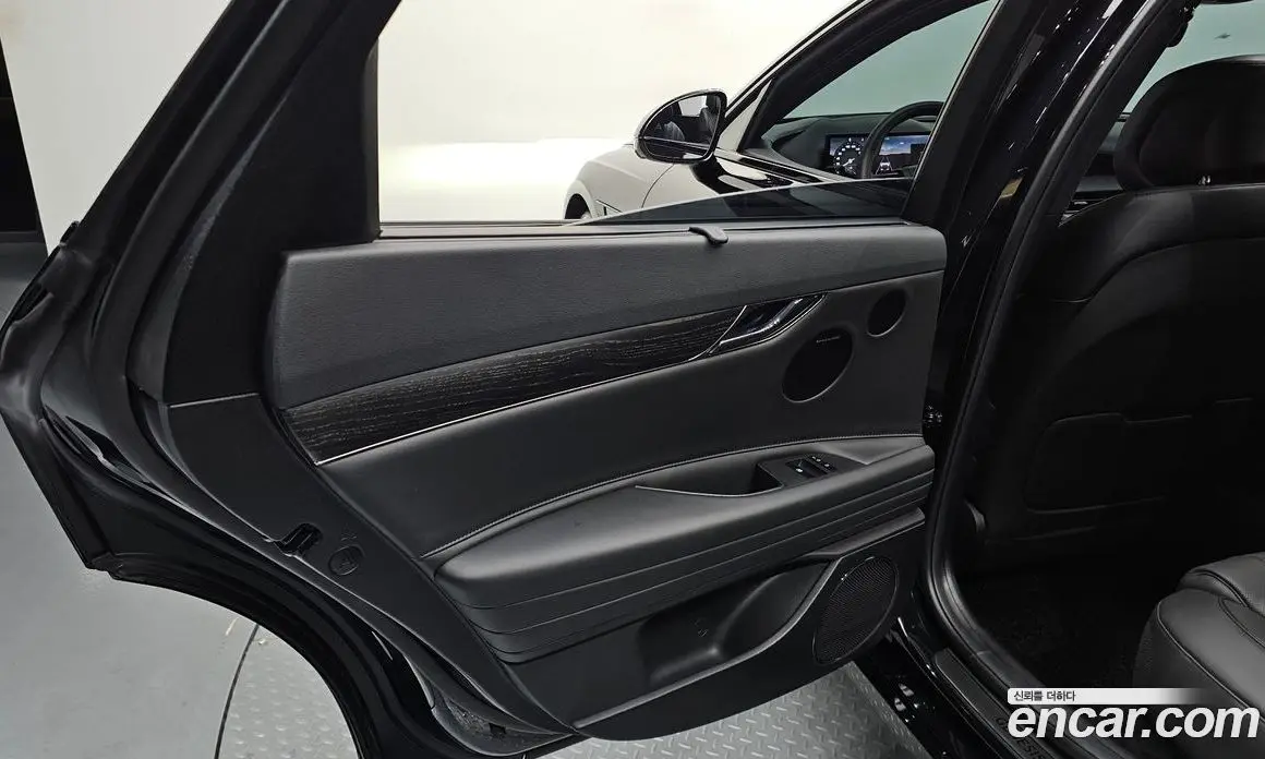 Genesis G80 2025 2.5 автомат (гидро), фото 14