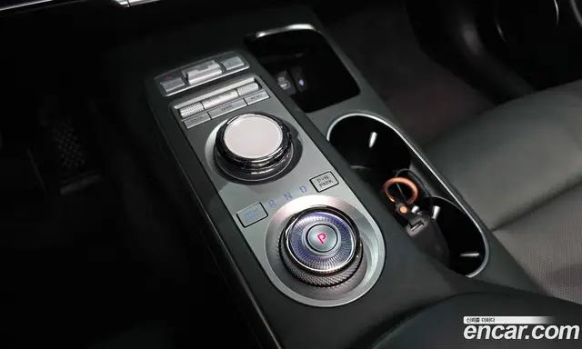 Genesis GV70 2023 2.5 автомат (гидро), миниатюра 9