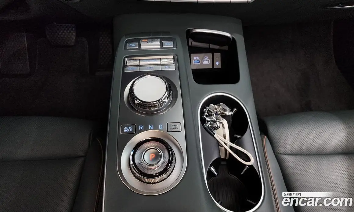 Genesis GV70 2024 2.5 автомат (гидро), фото 12