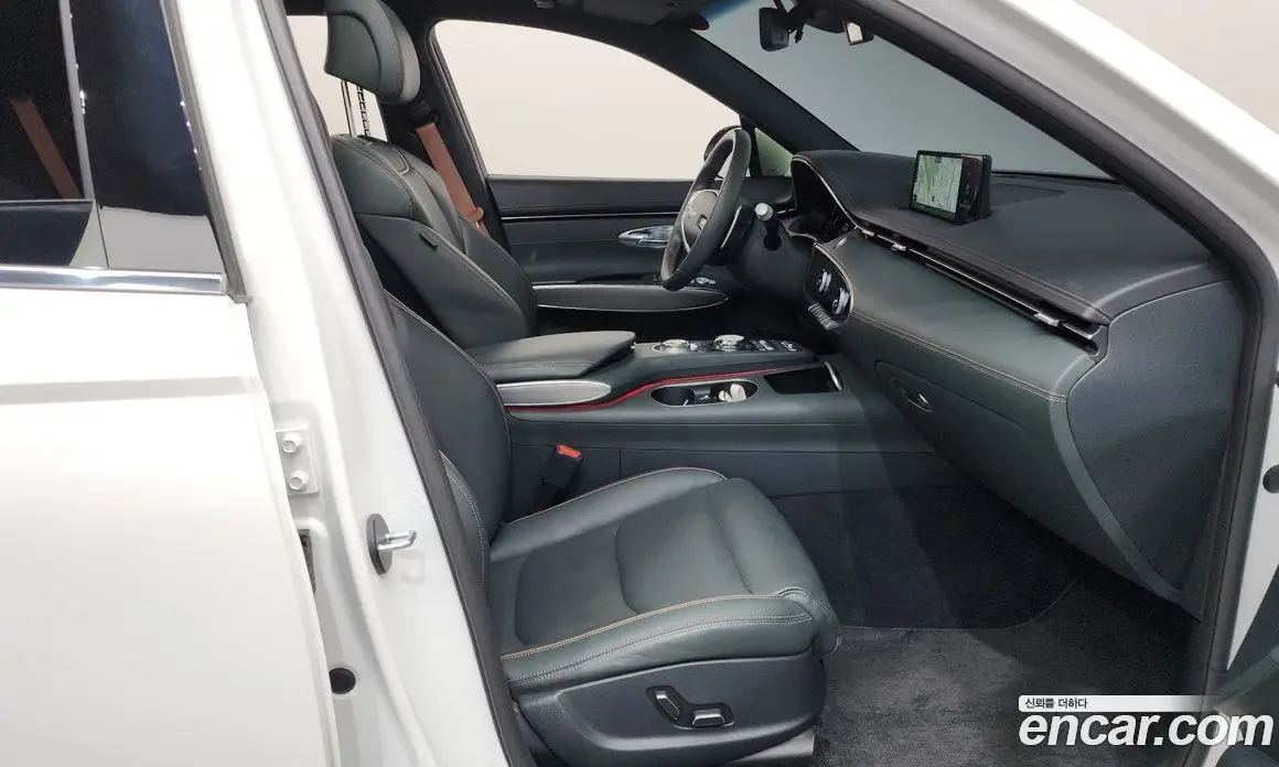 Genesis GV70 2024 2.5 автомат (гидро), фото 16