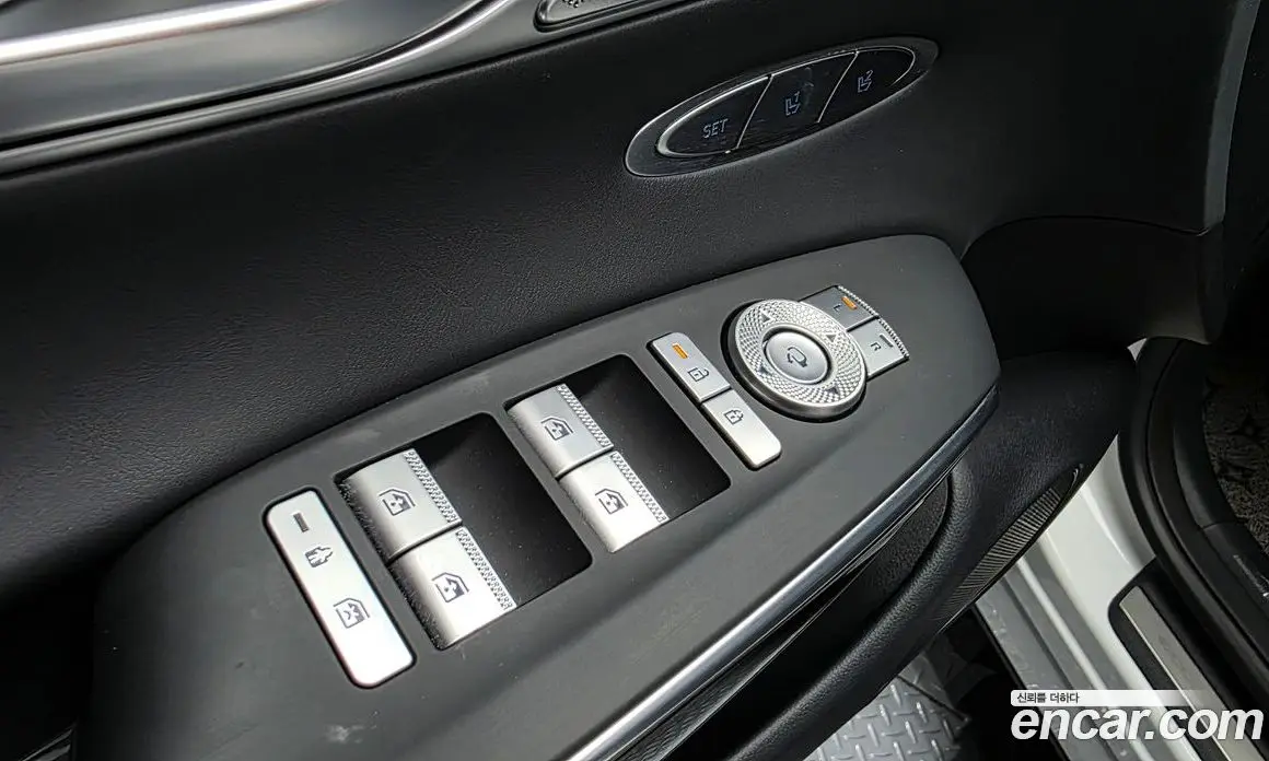 Genesis GV70 2025 2.5 автомат (гидро), фото 18