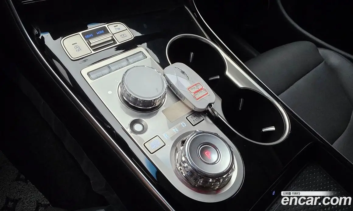 Genesis GV70 2025 2.5 автомат (гидро), фото 9