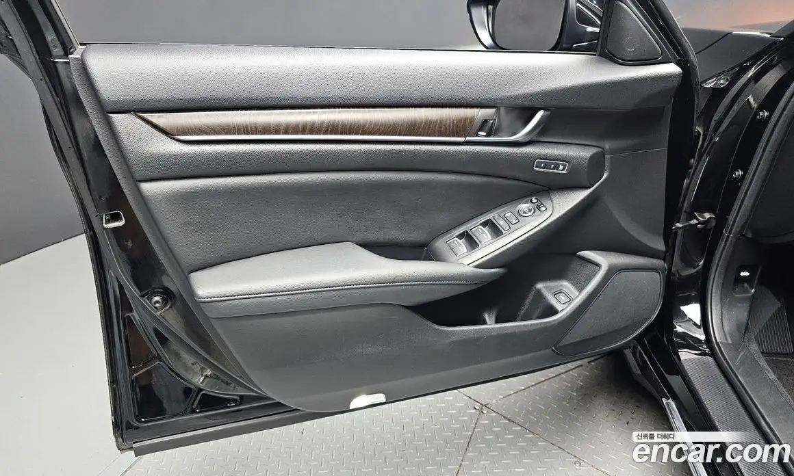 Honda Accord 2019 2.0 автомат (гидро), фото 14