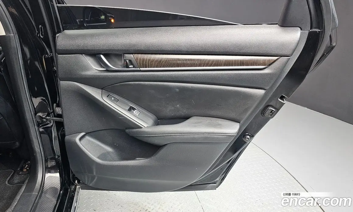 Honda Accord 2019 2.0 автомат (гидро), фото 15