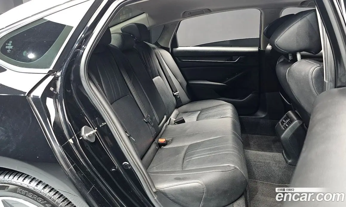 Honda Accord 2019 2.0 автомат (гидро), фото 17