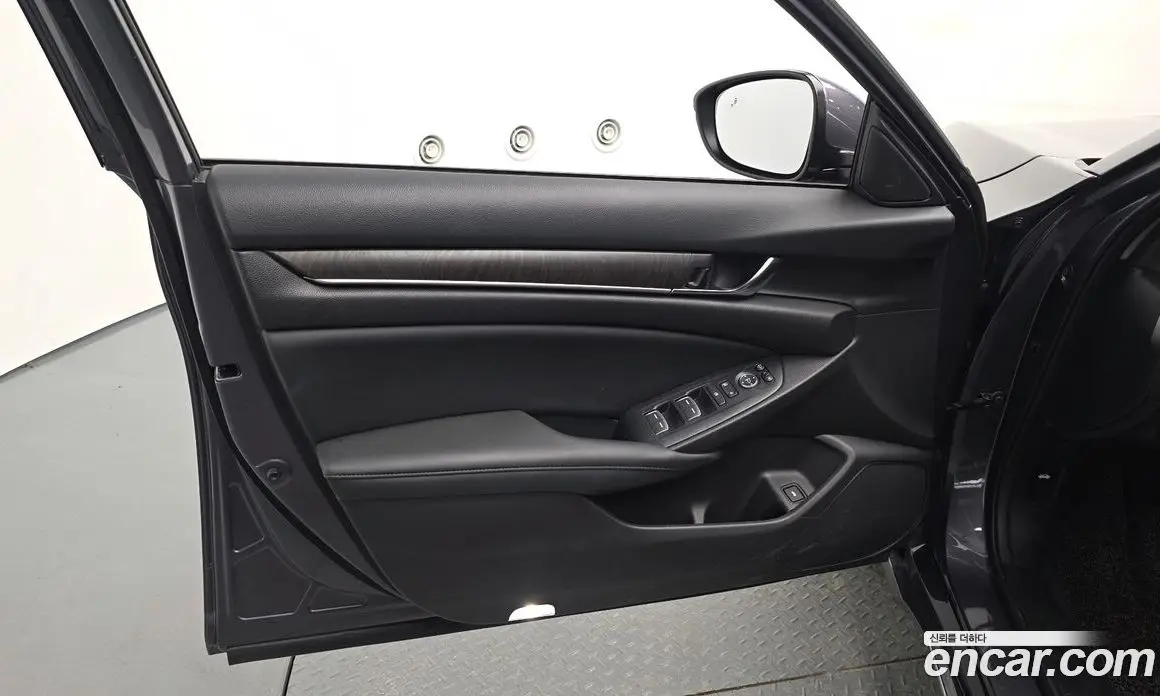 Honda Accord 2022 1.5 автомат (гидро), фото 14