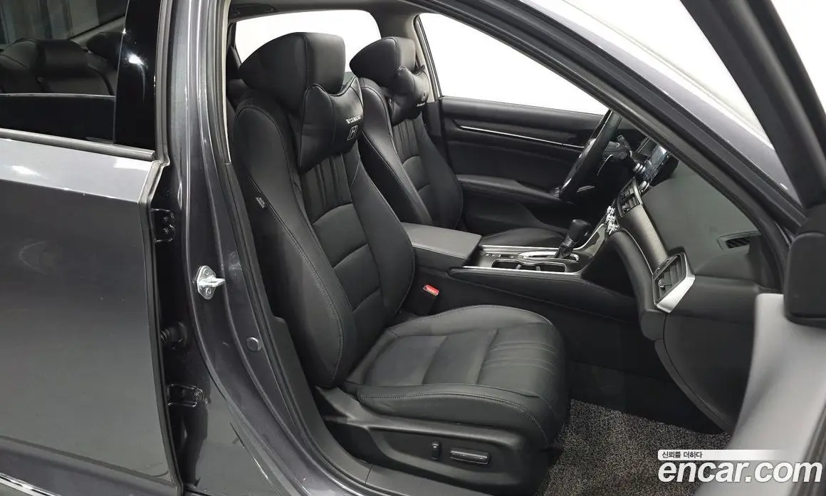 Honda Accord 2022 1.5 автомат (гидро), фото 16