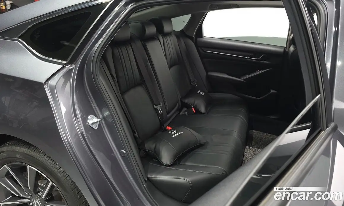 Honda Accord 2022 1.5 автомат (гидро), фото 17