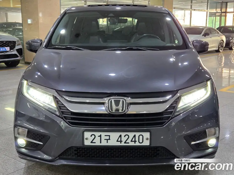 Honda Odyssey 2017 3.5 автомат (гидро), фото 2 Honda Odyssey 2017 3.5 автомат (гидро), фото 2
