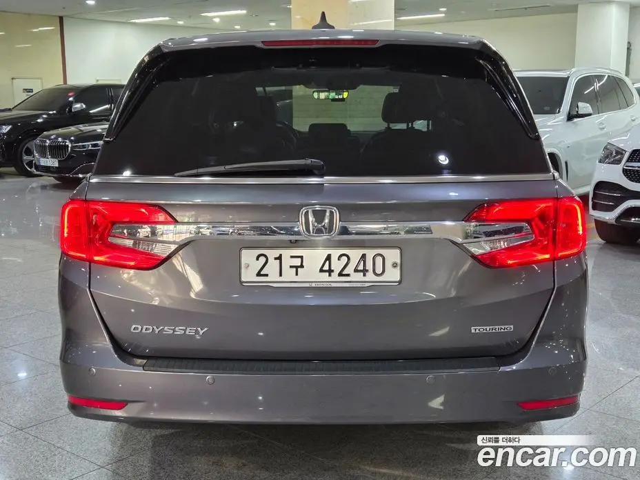 Honda Odyssey 2017 3.5 автомат (гидро), фото 4 Honda Odyssey 2017 3.5 автомат (гидро), фото 4