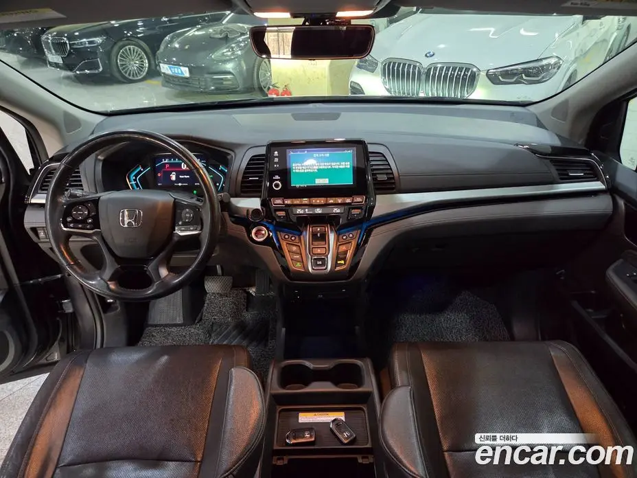 Honda Odyssey 2017 3.5 автомат (гидро), фото 9 Honda Odyssey 2017 3.5 автомат (гидро), фото 9