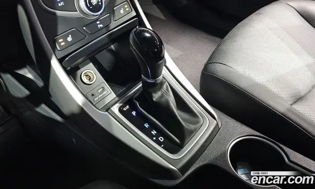Hyundai Avante 2015 1.6 автомат (гидро), миниатюра 12