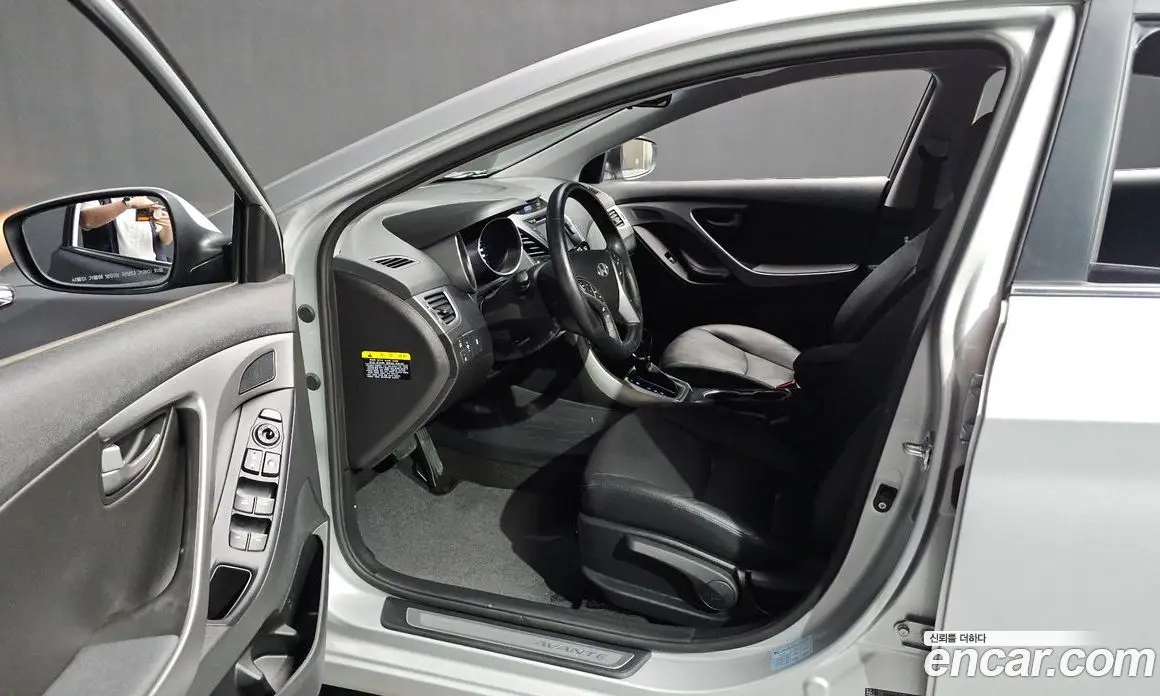 Hyundai Avante 2015 1.6 автомат (гидро), фото 13