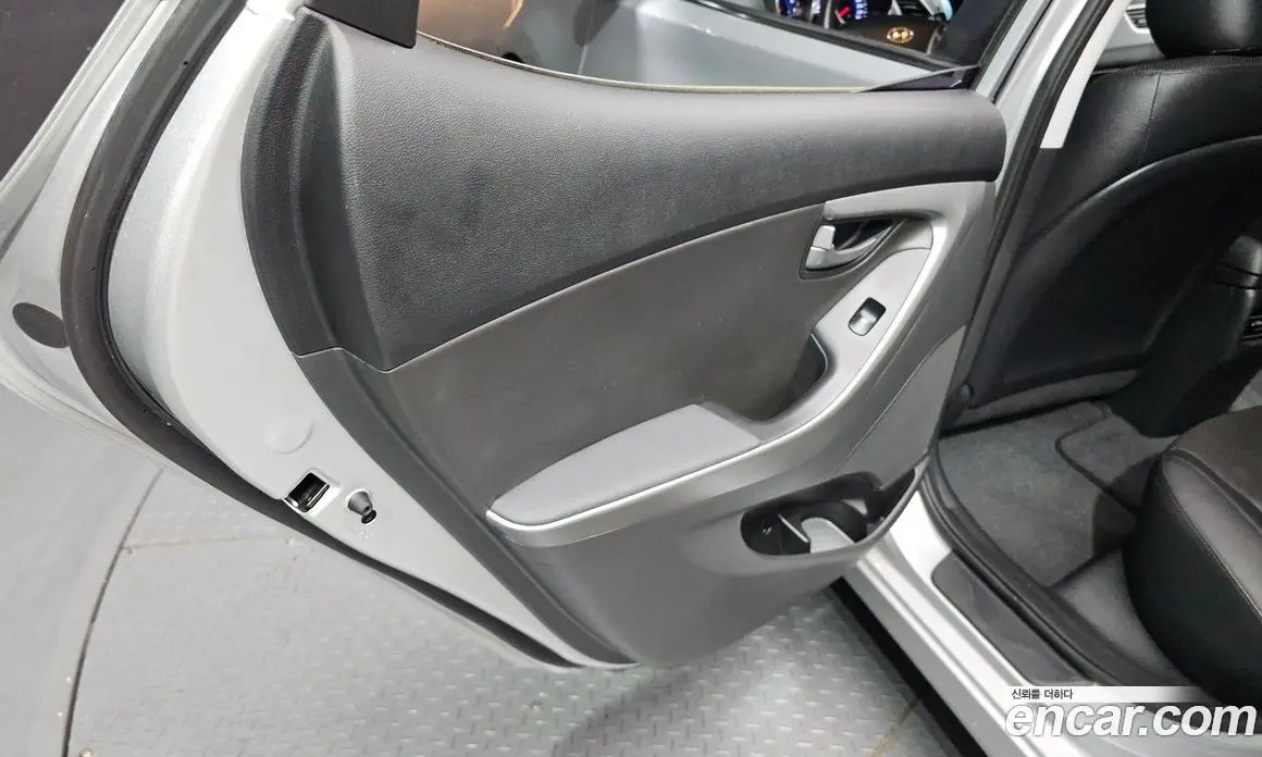 Hyundai Avante 2015 1.6 автомат (гидро), фото 15