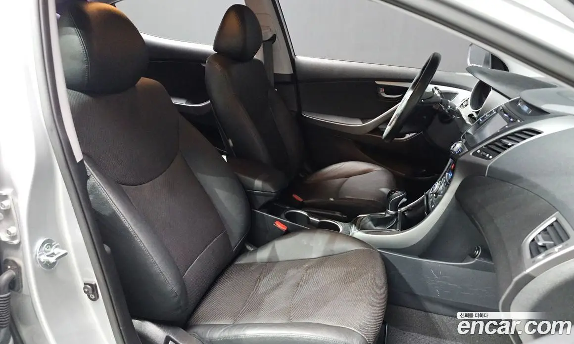 Hyundai Avante 2015 1.6 автомат (гидро), фото 16