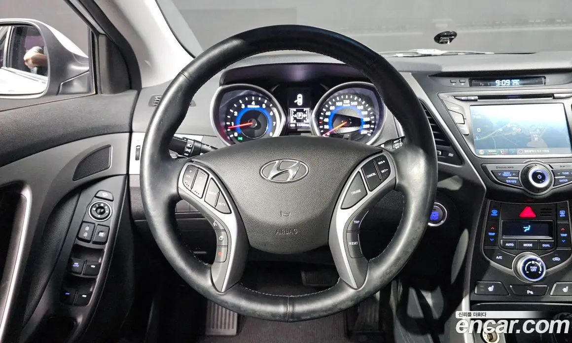 Hyundai Avante 2015 1.6 автомат (гидро), фото 17