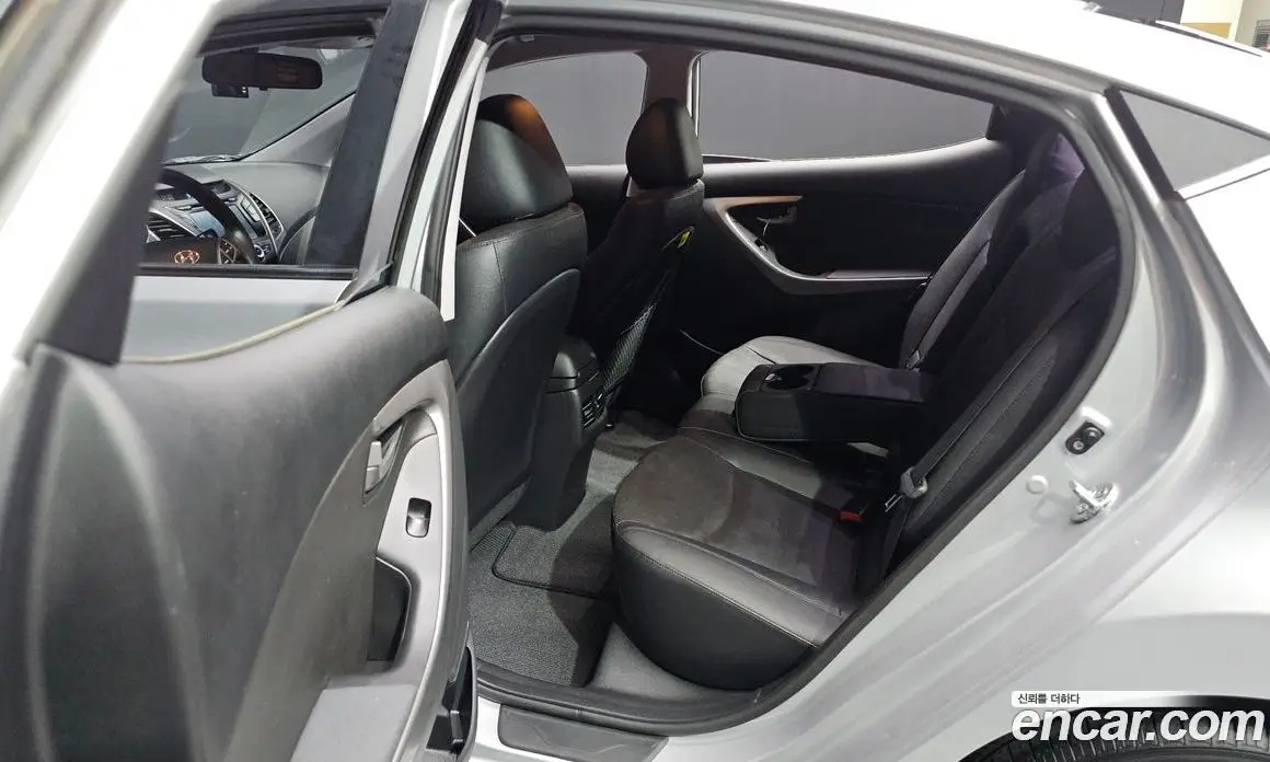 Hyundai Avante 2015 1.6 автомат (гидро), фото 25